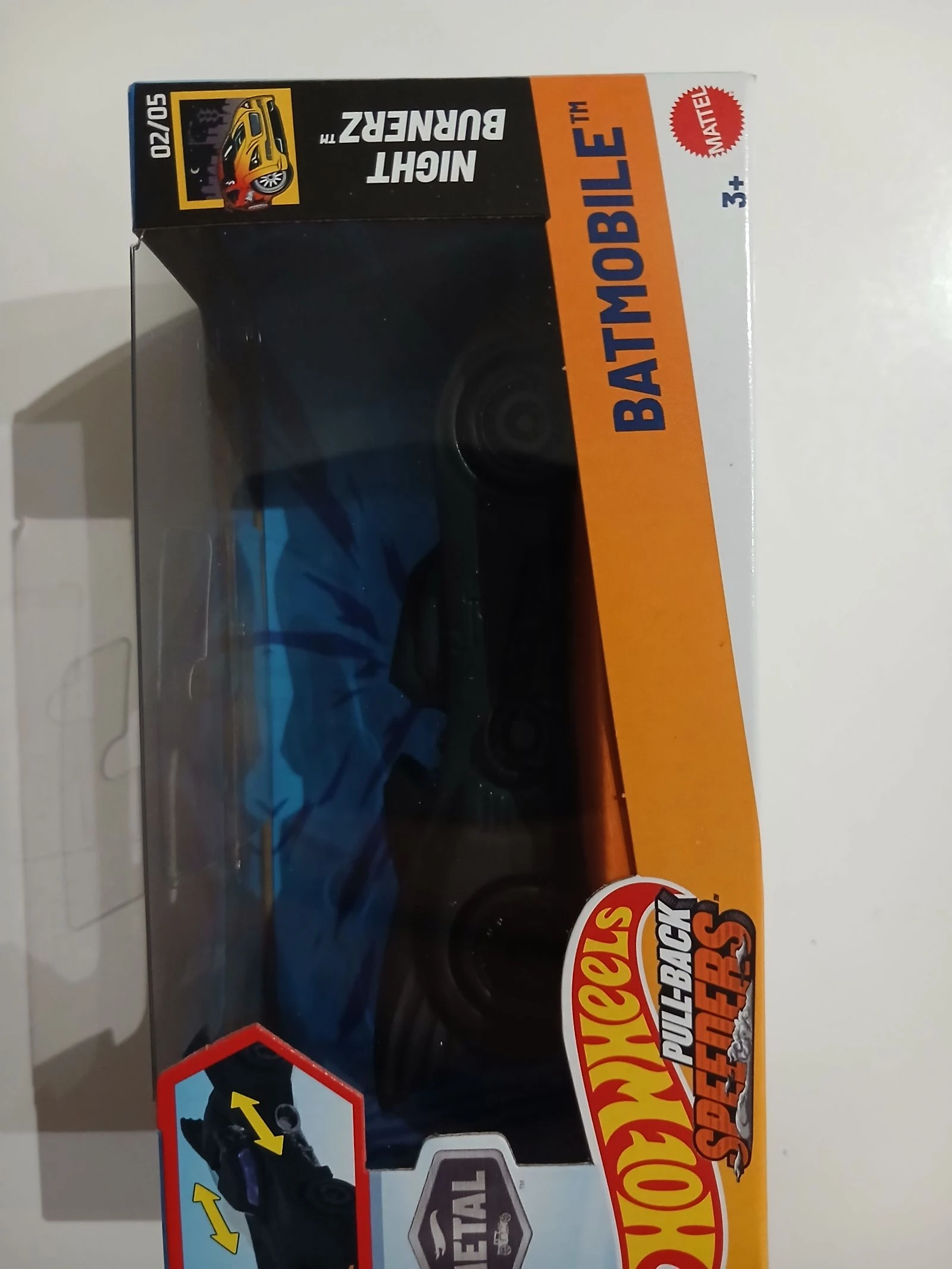 Véhicule hotwheels batmobile 